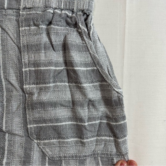 Style & Co Womens MidRise Grey Stripe Paperbag Shorts Size Medium - Picture 3 of 9